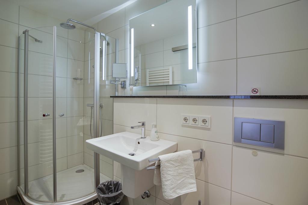 Hotel Maxim Langenfeld  Kamer foto